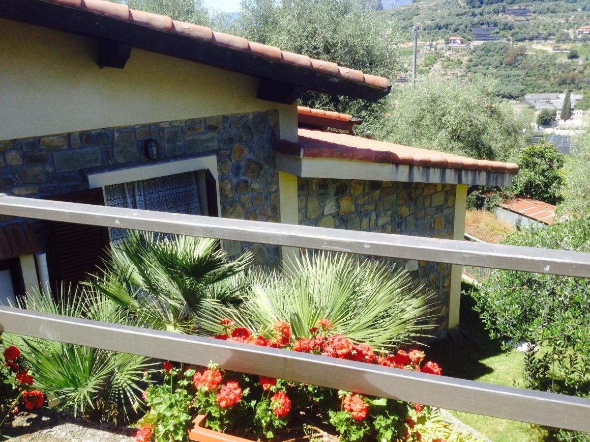 Casa Vacanze Uliveto Bordighera Bagian luar foto