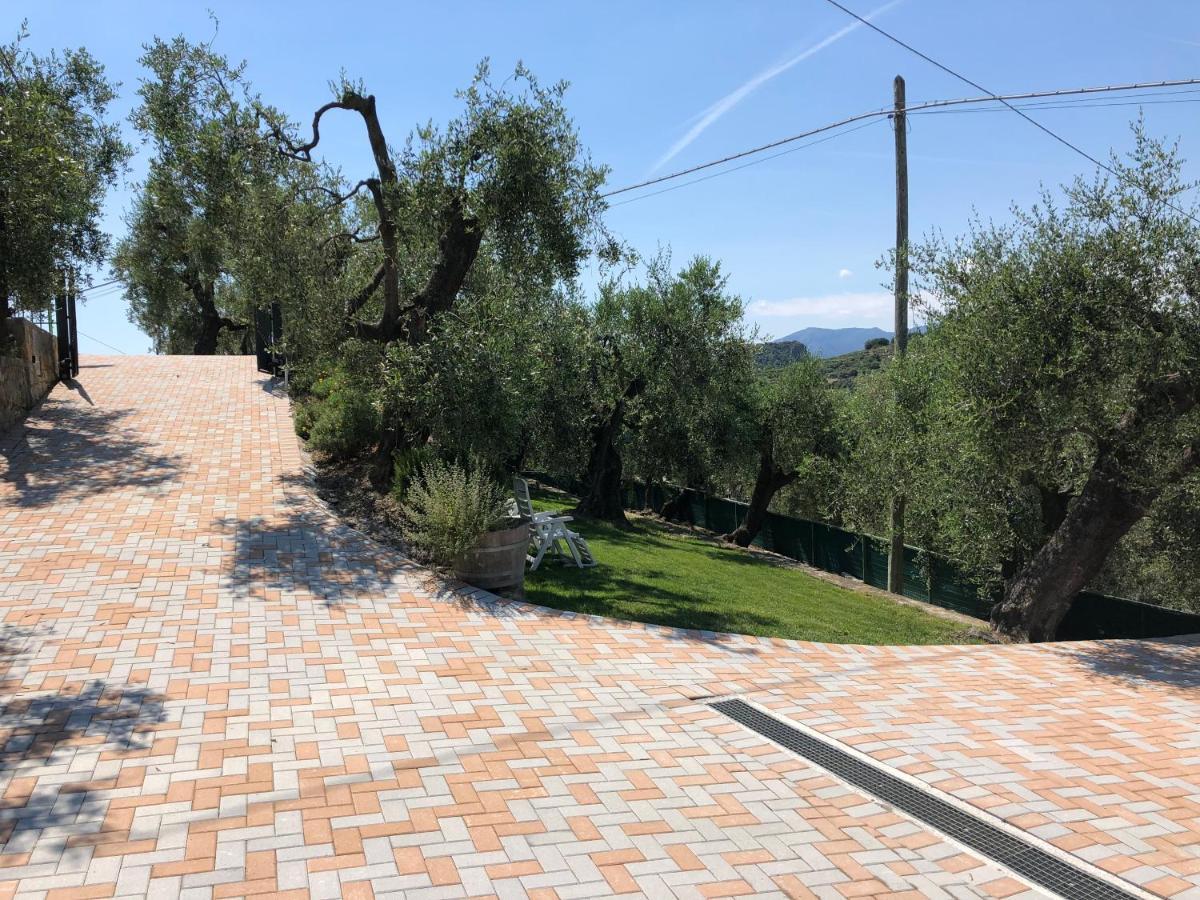 Casa Vacanze Uliveto Bordighera Bagian luar foto